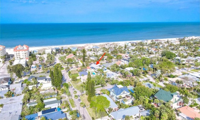 Clearwater Beach House | Private Home on North Clearwater Beach! Walk to Beach