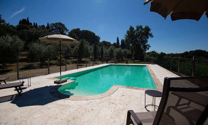 Castiglion Fiorentino Villa | Private Villa with private pool, WIFI, A/C, TV, terrace, pets allowed, parking, close to Cortona