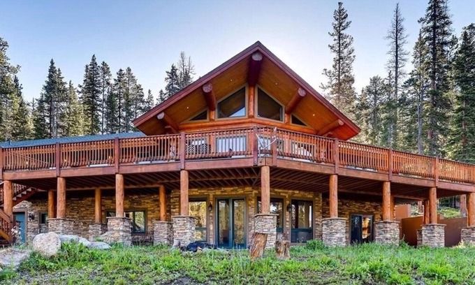 Breckenridge Cabin | Private lodge with STEAM ROOM, huge deck, Mountain Views!