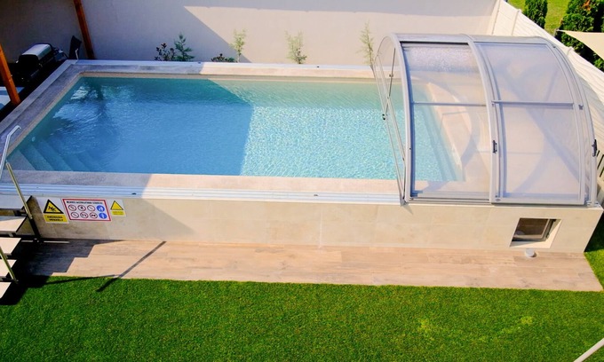 Balatonkeresztur House | Private Luxury Apartment - LuxViln- Private Pooln- Whole Housen- E-Car Charging