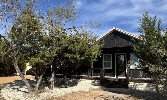 Cedar Creek Apartment | Private Modern Urban Retreat Near COTA/Austin/APT