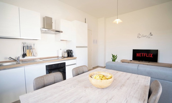 Alba Apartment | [Private Parking] with Hill View