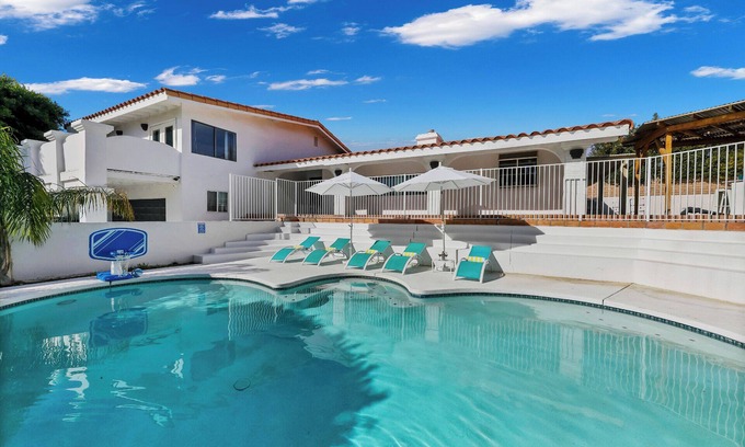 Bermuda Dunes House | Private pool/Basketball/BBQ/Gameroom/bocce+horseshoe+green space for games