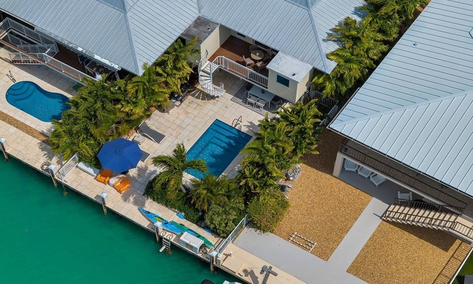 Key Colony Beach House | Private Pool, Dockage, Key Colony Beach, Walk to Sunset Park - PETS WELCOME!