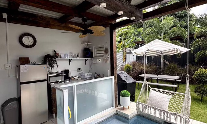 Pueblo Cabin | Private Pool Retreat – 10 Mins to Downtown Rincón