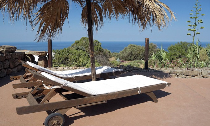 Pantelleria House | [Private Pool + Sea View + Garden + Barbecue] Entire "Dammuso" Estate