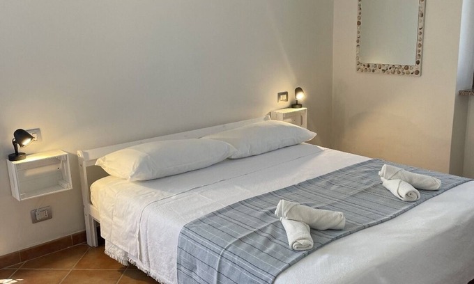 Orbetello House | Private room in country house