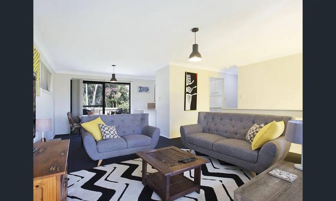 Ashmore Apartment | Private Room in Pleasant Ashmore (R1)