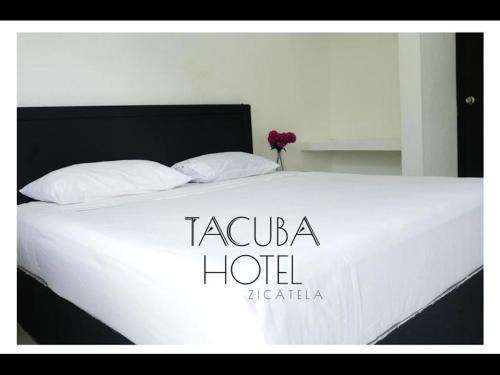 Santa Maria House | Private room with king size bed num023