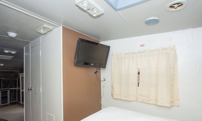 Spring Hill House | Private RV Home Near Beach & Weeki Wachee Mermaids