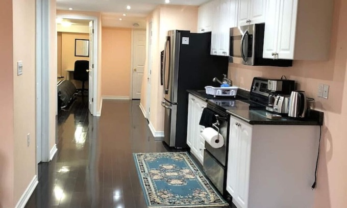 Churchill Meadows House | Private, Spacious with Jacuzzi & Great Location