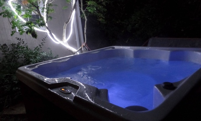 Bellingham Apartment | Private Studio Guest Home Near Whatcom Lake With Hot Tub & Firepit