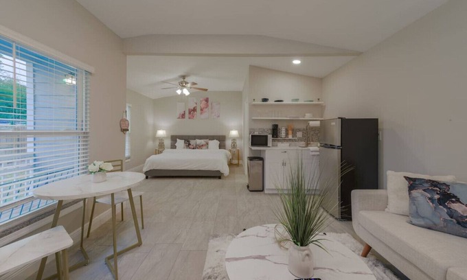 Azalea Park Apartment | Private Studio near parks & DNTN