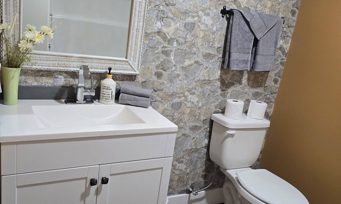 Blind Bay House | Private suite w/your very own patio in Beautiful Blind Bay. Pet friendly!