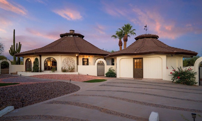 Pinnacle Peak Cottage | Private &Unique Storybook Cottage on over 2 acres in North Scottsdale/Cave Creek