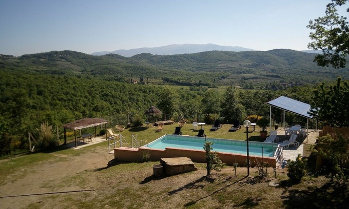 Ponte Buriano Villa | Private Villa with WIFI, A/C, private pool, TV, patio, pets allowed, panoramic view, close to Arezzo