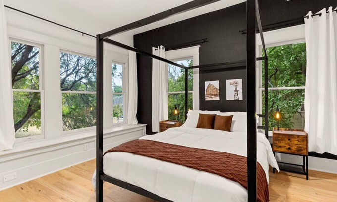 Midtown Apartment | Private Villa · Theater · Game Room · BBQ · Relax