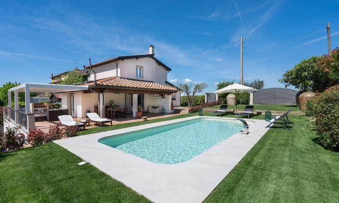 Gambassi Terme Villa | Private Villa with private pool, A/C, WIFI, TV, balcony, pets allowed, close to San Gimignano