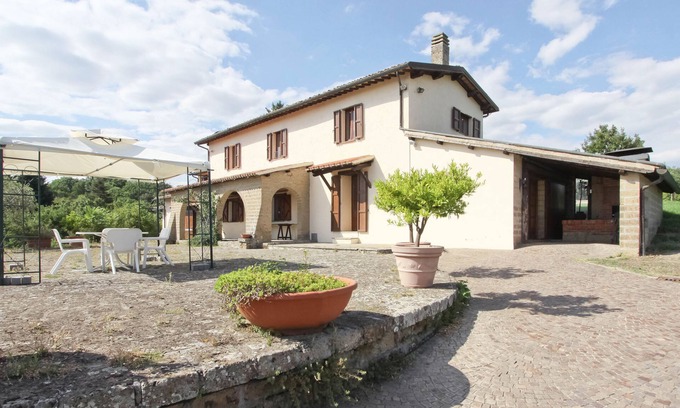 Grotte di Castro Villa | Private villa with pool overlooking the lake Bolsena