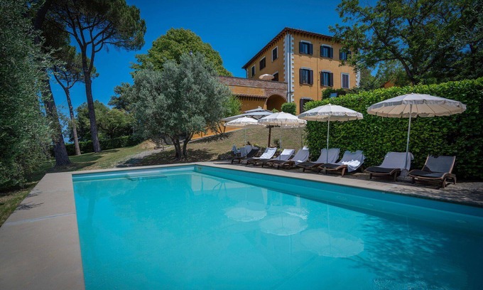 Chiusi Villa | Private Villa with hot tub, private pool, WIFI, A/C, TV, terrace, pets allowed, panoramic view