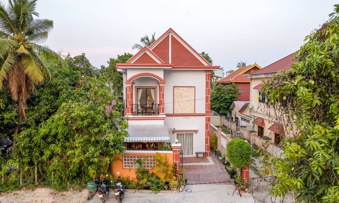 Siem Reap Villa | Privet Suite Villa + Wifi+Pickup Service