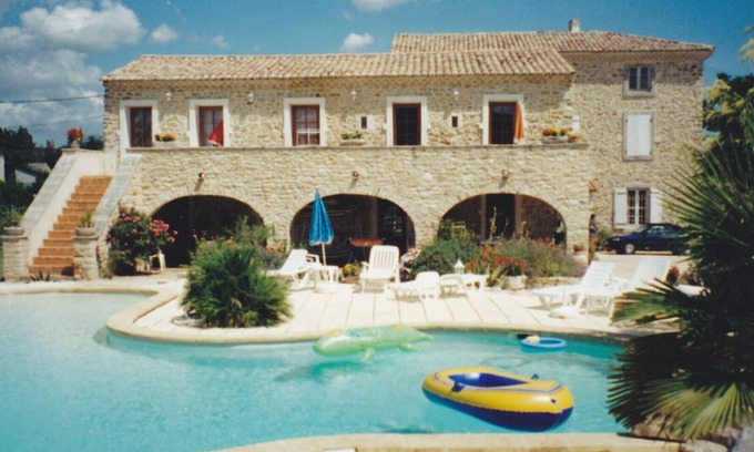 Saint-Julien-de-Peyrolas Apartment | #PROMO! F2 apartment with large swimming pool at the bottom of the Ardèche Gorges