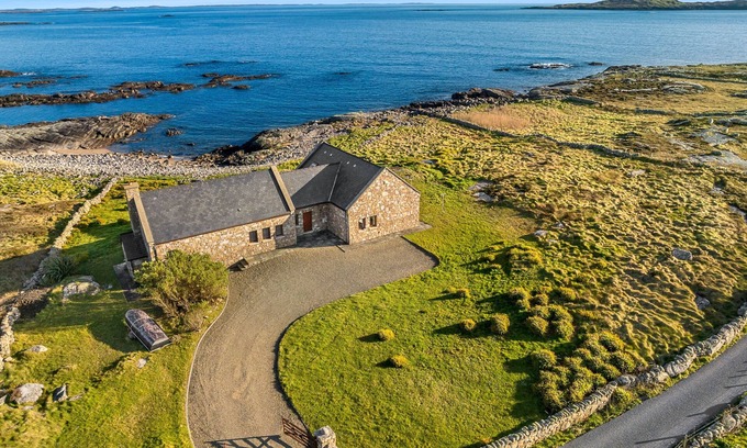 Gannoughs Cottage | Property 464 - Claddaghduff - sleeps 11 guests in 6 bedrooms