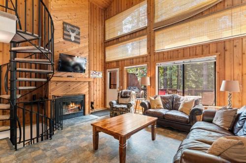 Whitefish House | Ptarmigan Hideout