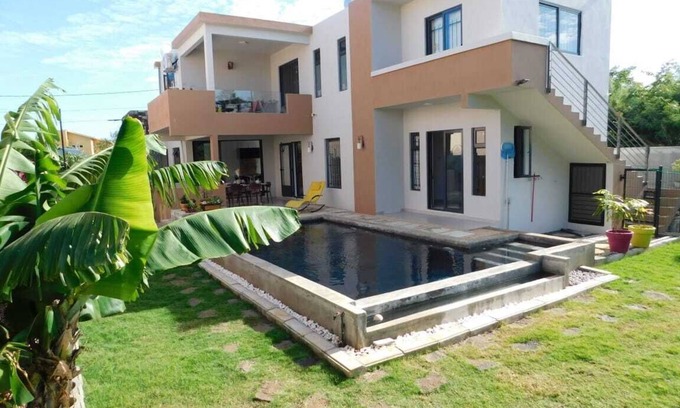 Albion Villa | P’tit Komfor Villa in Albion west coast with private pool and 250m from beach