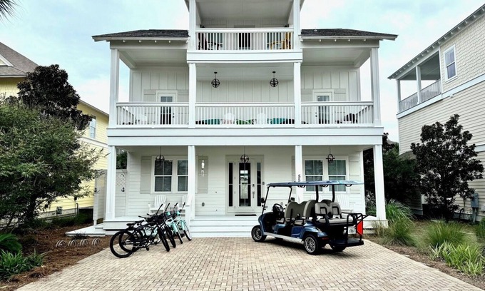 Magnolia Dune House | Public Beach access across street 5BR, 3 kings, 6-SEAT GOLF CART, community pool