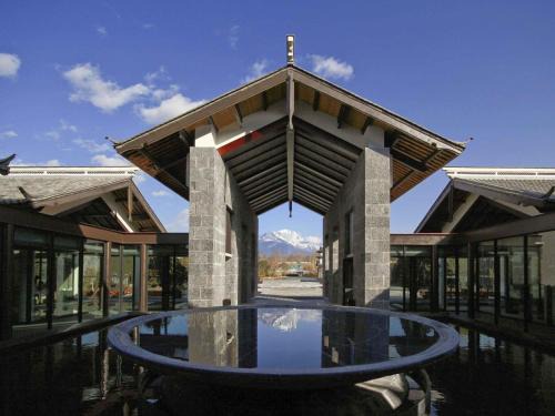 Shuhe Old Town Hotel | Pullman Lijiang Resort & Spa