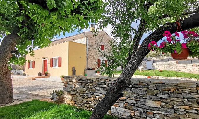 Golas House | Pure relaxation - villa with pool for 6 persons