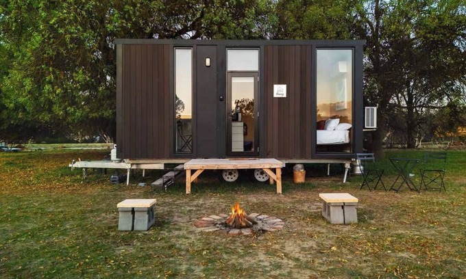 Avoca House | Pyrenees Views by Tiny Away