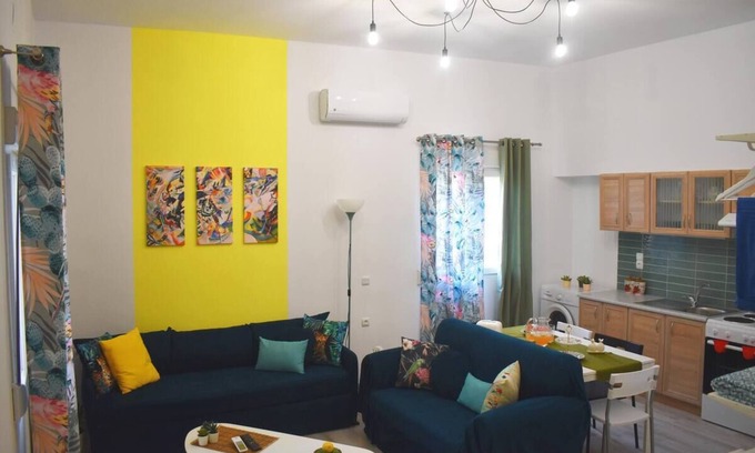 Archanes-Asterousia Apartment | Pyrgos Colourful Studio (wifi A/C parking)