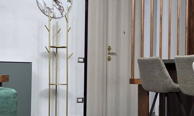 Crotone Apartment | Pythagoras Apartment located in the main town square and close to the sea.