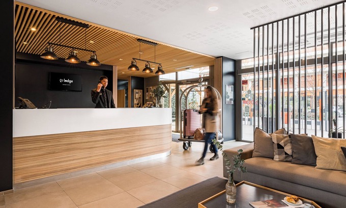 Yves Farge - Le Fleuve House | Q7 Lodge Lyon 7