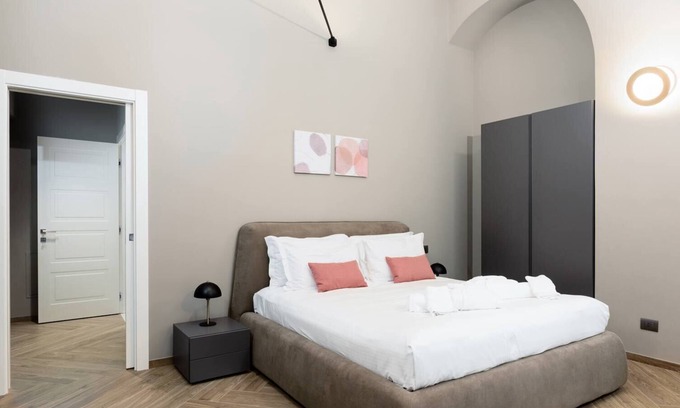 Historic Centre House | Q71 Timeless Suite
