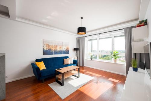 Mokotow Apartment | Qbik Superior Skyline Studio by BookingHost
