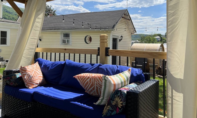 Clifton Forge West Cottage | Quaint Cottage Nestled in Alleghany Highlands