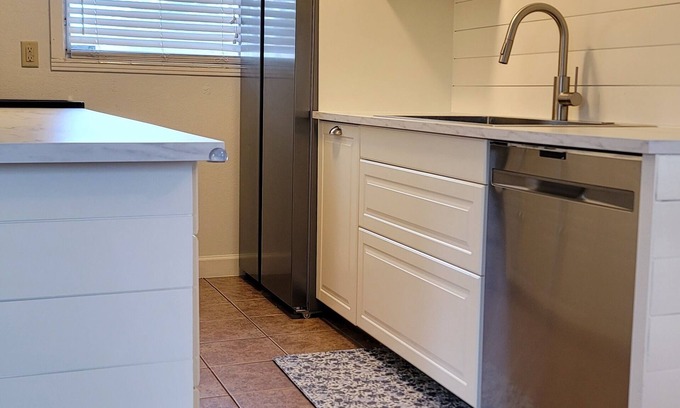 Palm Harbor Cottage | Quaint updated cottage in Crystal Beach near Pinellas Trail