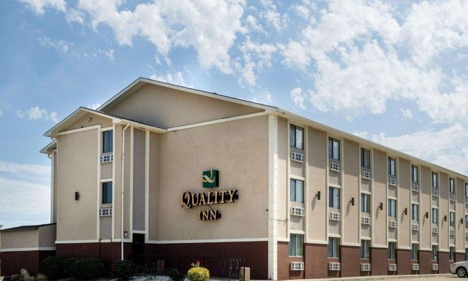 Topeka Hotel | Quality Inn I-70 at Wanamaker
