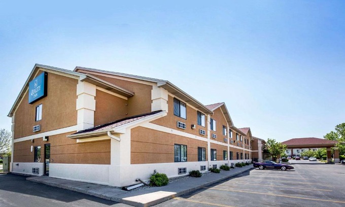 Monee Hotel | Quality Inn Monee I-57