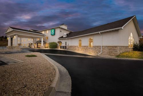 Rapid City Hotel | Quality Inn near Monument Health Rapid City Hospital