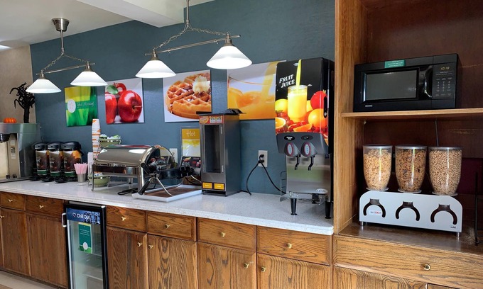 Leisure Village West-Pine Lake Park Hotel | Quality Inn near Toms River Corporate Park