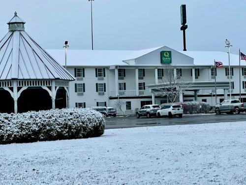Bellville Hotel | Quality Inn & Suites Bellville - Mansfield