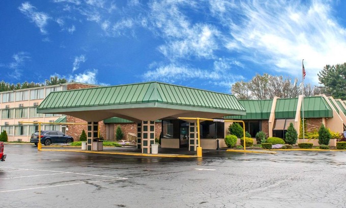 Hermitage Hotel | Quality Inn