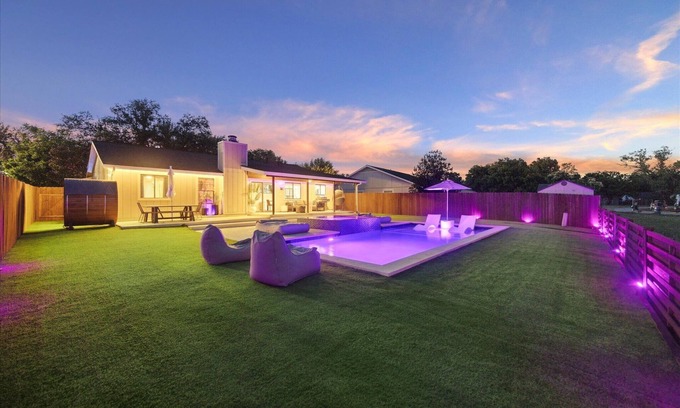 Mesa Park House | Quarry Lake Escape: Heated Pool & Spa, Sauna, Game Room & More