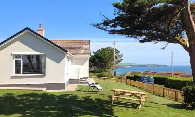 Bigbury-on-Sea Cottage | QUARTERDECK, pet friendly, country holiday cottage in Modbury