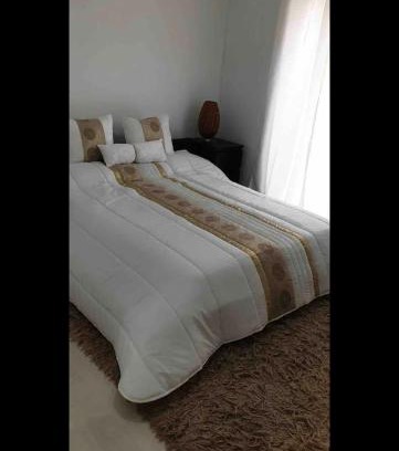 Santa Iria de Azoia House | Quarto privado num apartamento partilhado