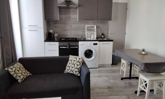Saint-Martin-sur-Ocre Apartment | Quiet 2-person studio with garden and enclosed courtyard